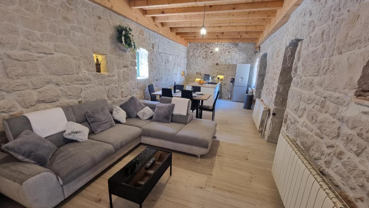 Aga Villa Zagvozd ภายนอก รูปภาพ